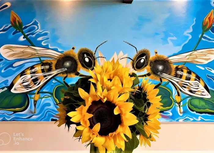 Cheap hotel: Hotel 12 Bees By Kavia