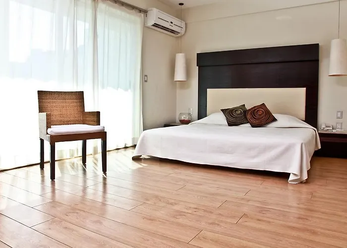 Luxury hotel only: El Punto Boutique Hotel & Beach Club (Adults Only)